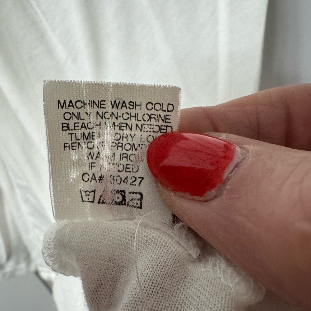 Splendid Top, S, White,Sleeveless, V Neck w/ gathered front Excellent Condition - Picture 11 of 11